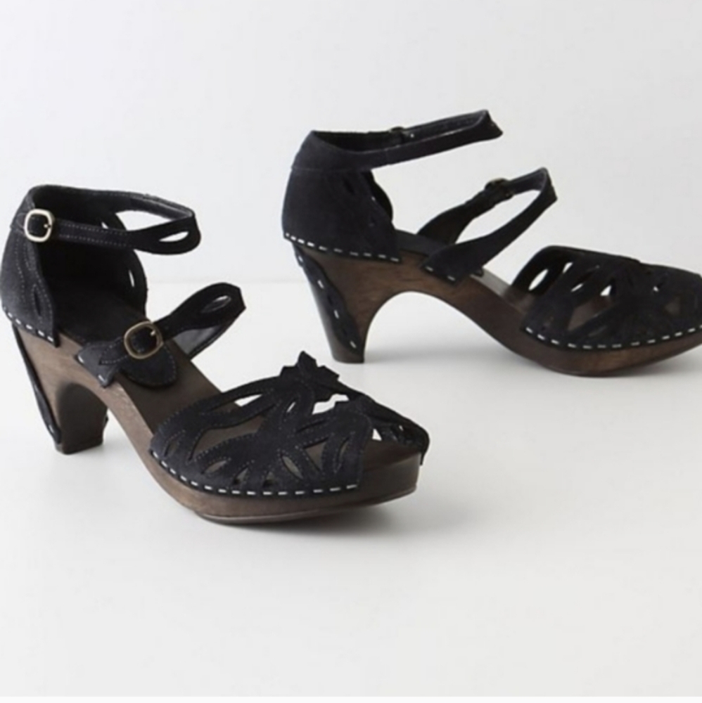 Anthropologie Schuler and Sons navy suede wood heel boho floral clog sandal